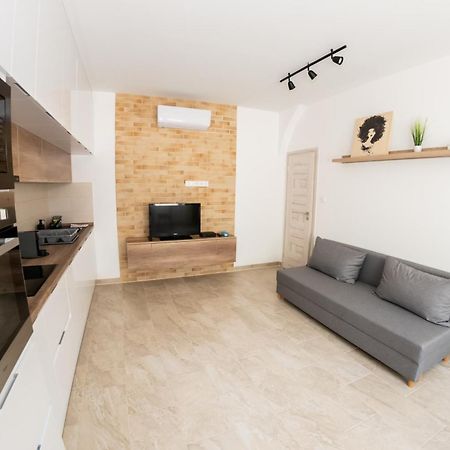 Winestone Corner Apartment Debrecen Ngoại thất bức ảnh