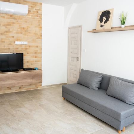 Winestone Corner Apartment Debrecen Ngoại thất bức ảnh