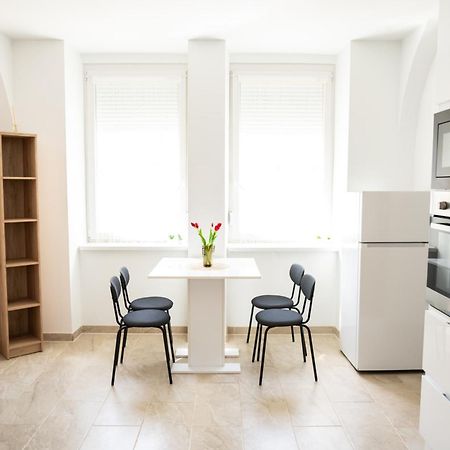 Winestone Corner Apartment Debrecen Ngoại thất bức ảnh
