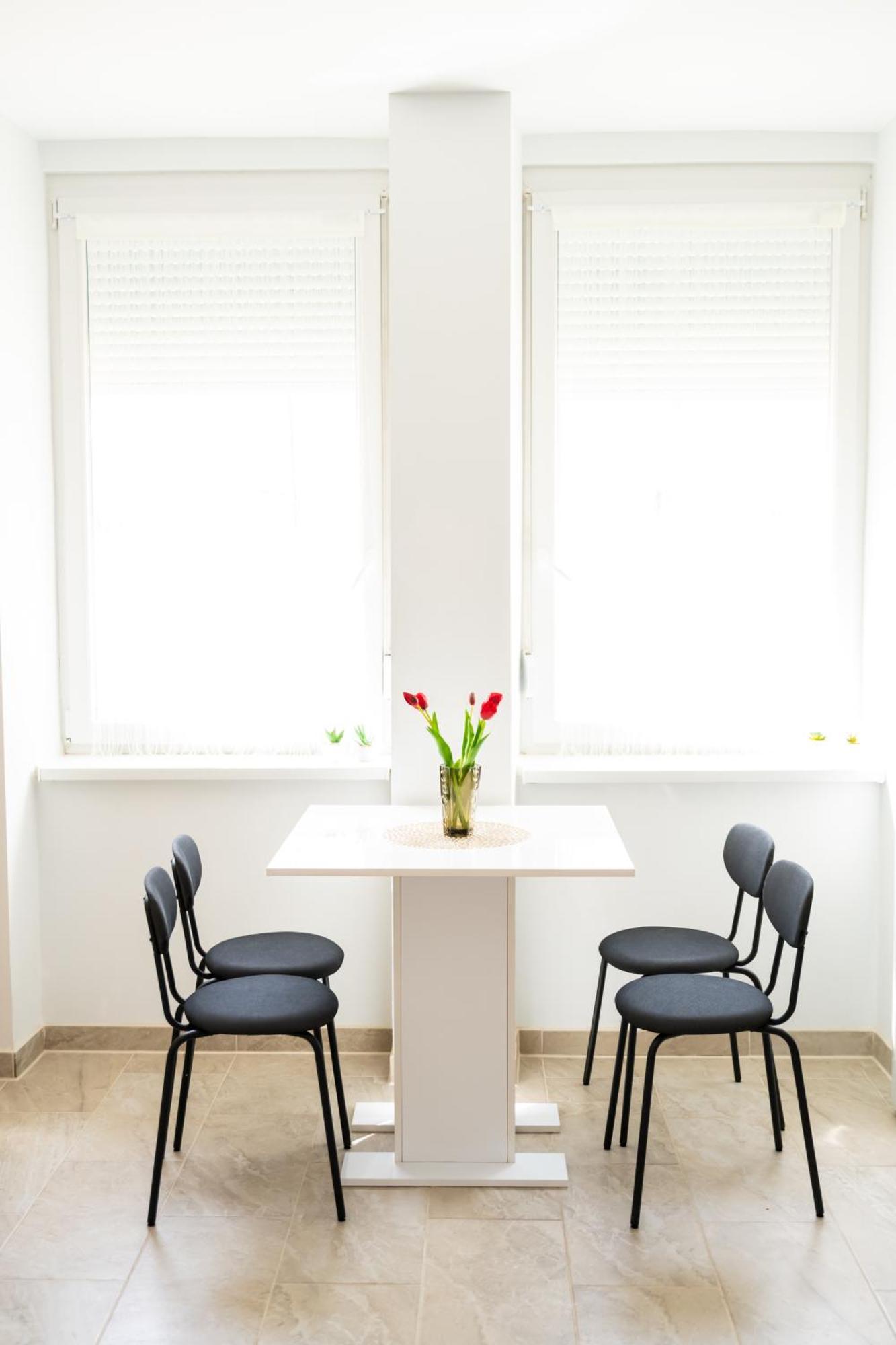 Winestone Corner Apartment Debrecen Ngoại thất bức ảnh