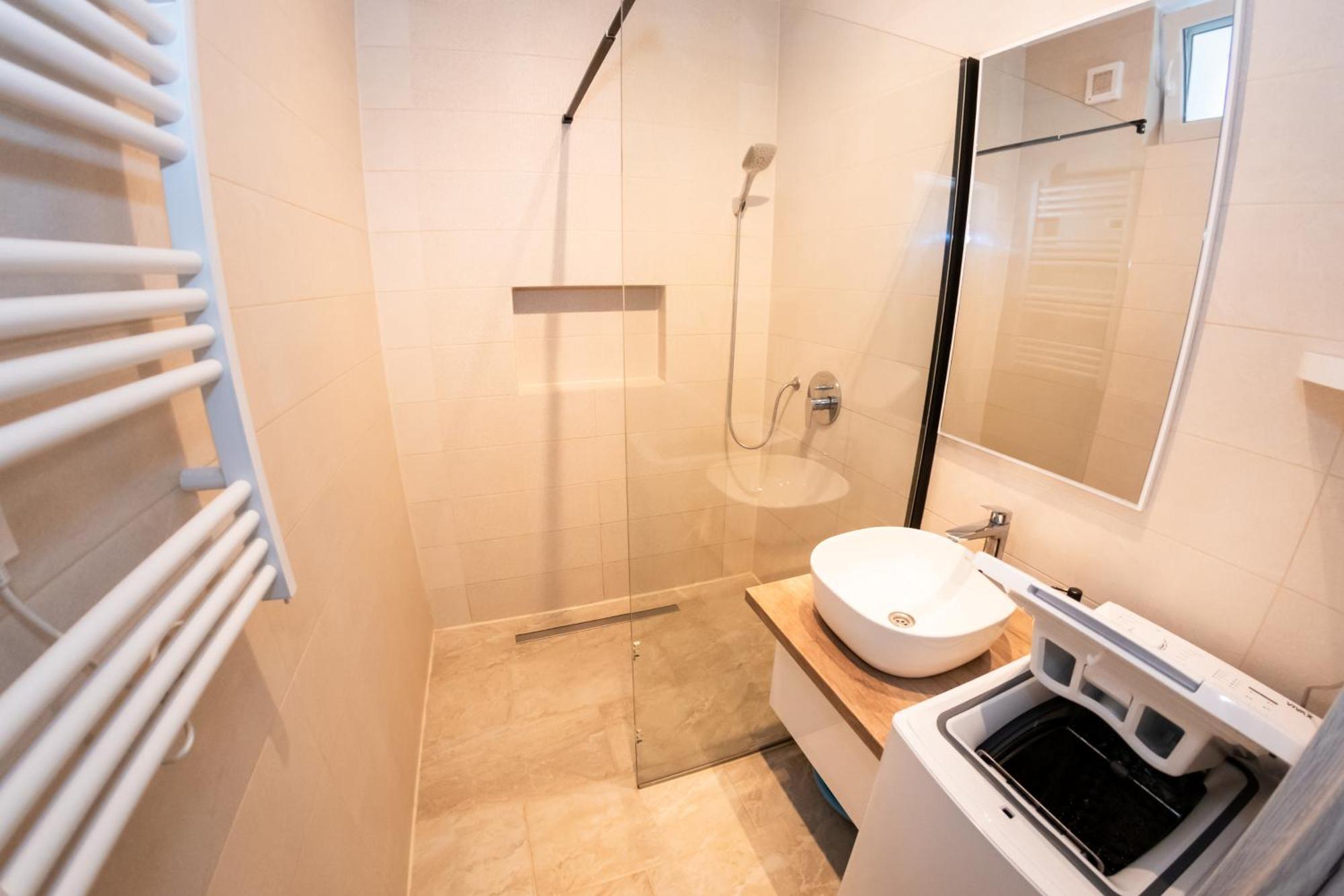 Winestone Corner Apartment Debrecen Ngoại thất bức ảnh