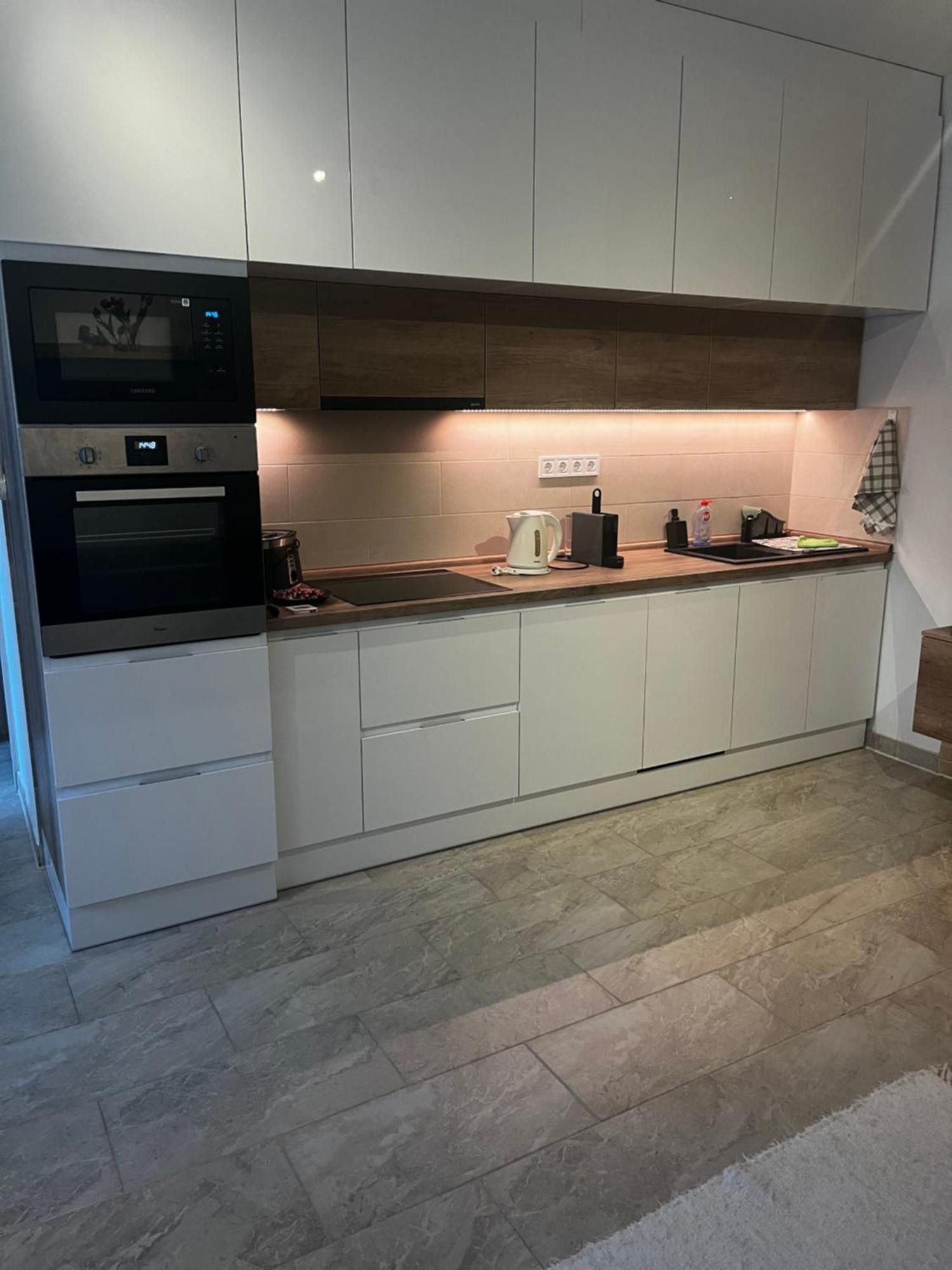 Winestone Corner Apartment Debrecen Ngoại thất bức ảnh